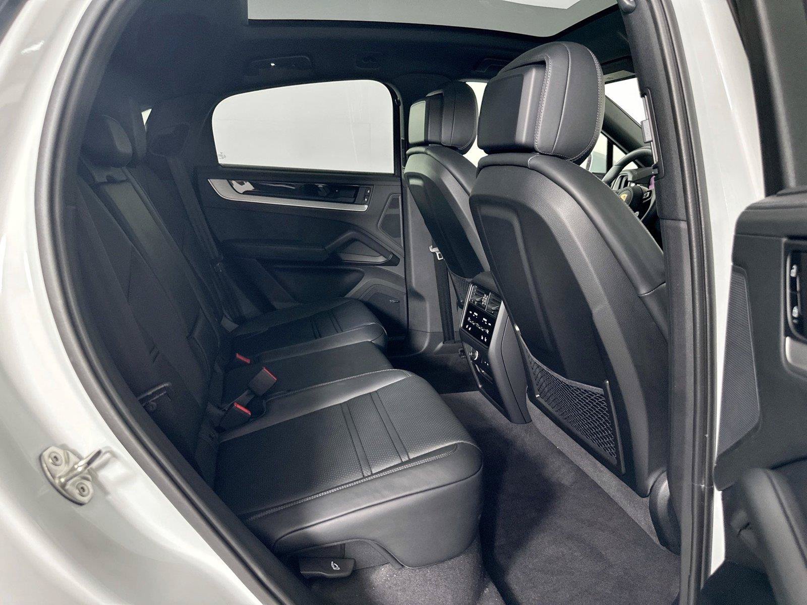 Certified 2025 Porsche Cayenne S AWD/4WD image 26