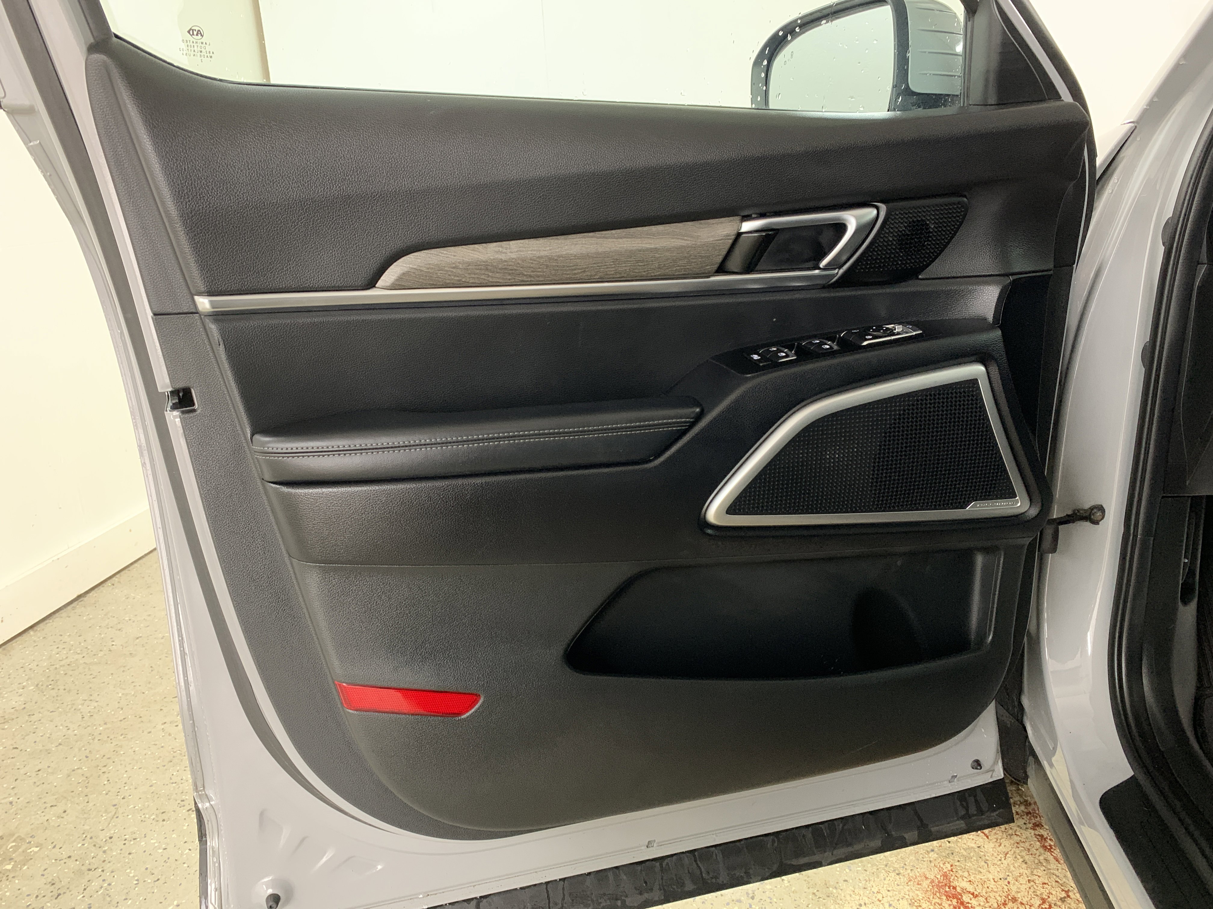 Used 2022 Kia Telluride EX w/ EX Premium Package image 14