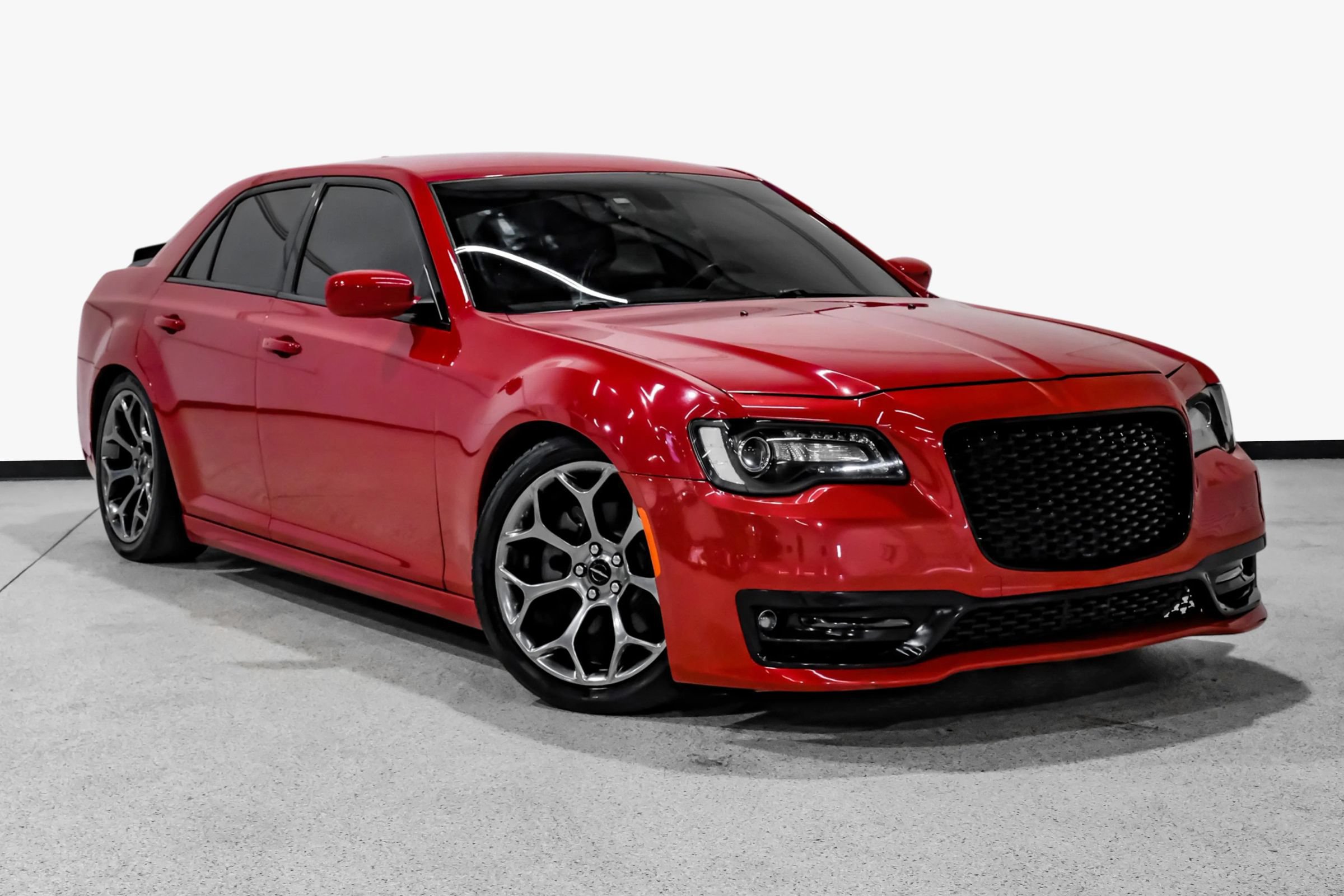 Used 2015 Chrysler 300 S RWD image 4