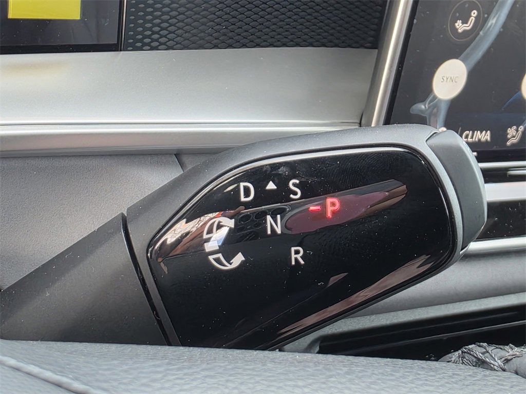 New 2026 Volkswagen Tiguan SE R-Line image 14