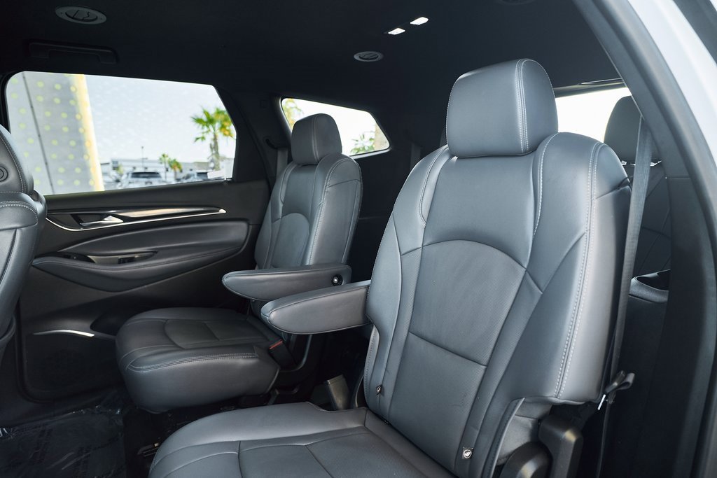 Used 2024 Buick Enclave Premium image 28