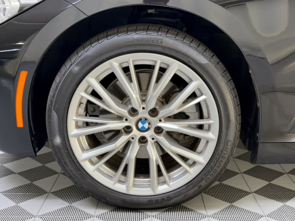 Certified 2023 BMW 330i Sedan w/ Convenience Package RWD image 13