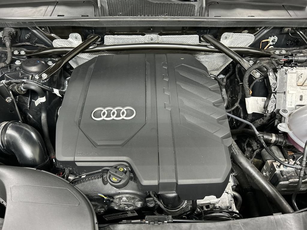 Used 2025 Audi Q5 2.0T Premium Plus w/ Premium Plus Package AWD/4WD image 25