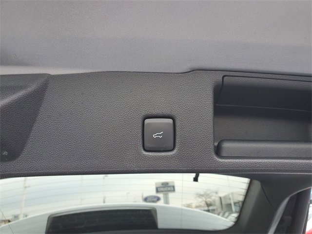 Used 2022 Ford Escape Titanium image 27