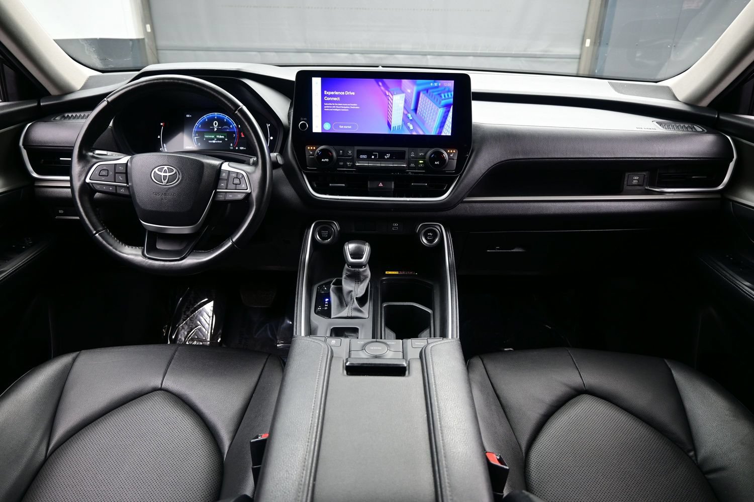 Used 2025 Toyota Grand Highlander AWD image 18