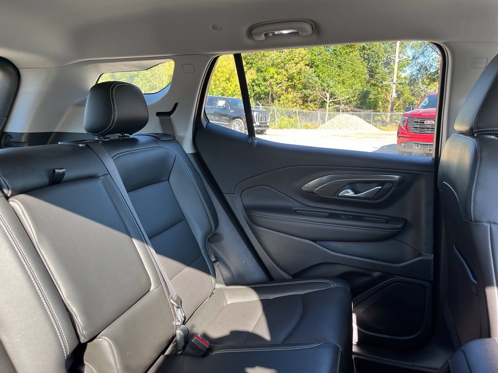 Used 2022 GMC Terrain SLT w/ LPO, Floor Liner Package AWD/4WD image 38