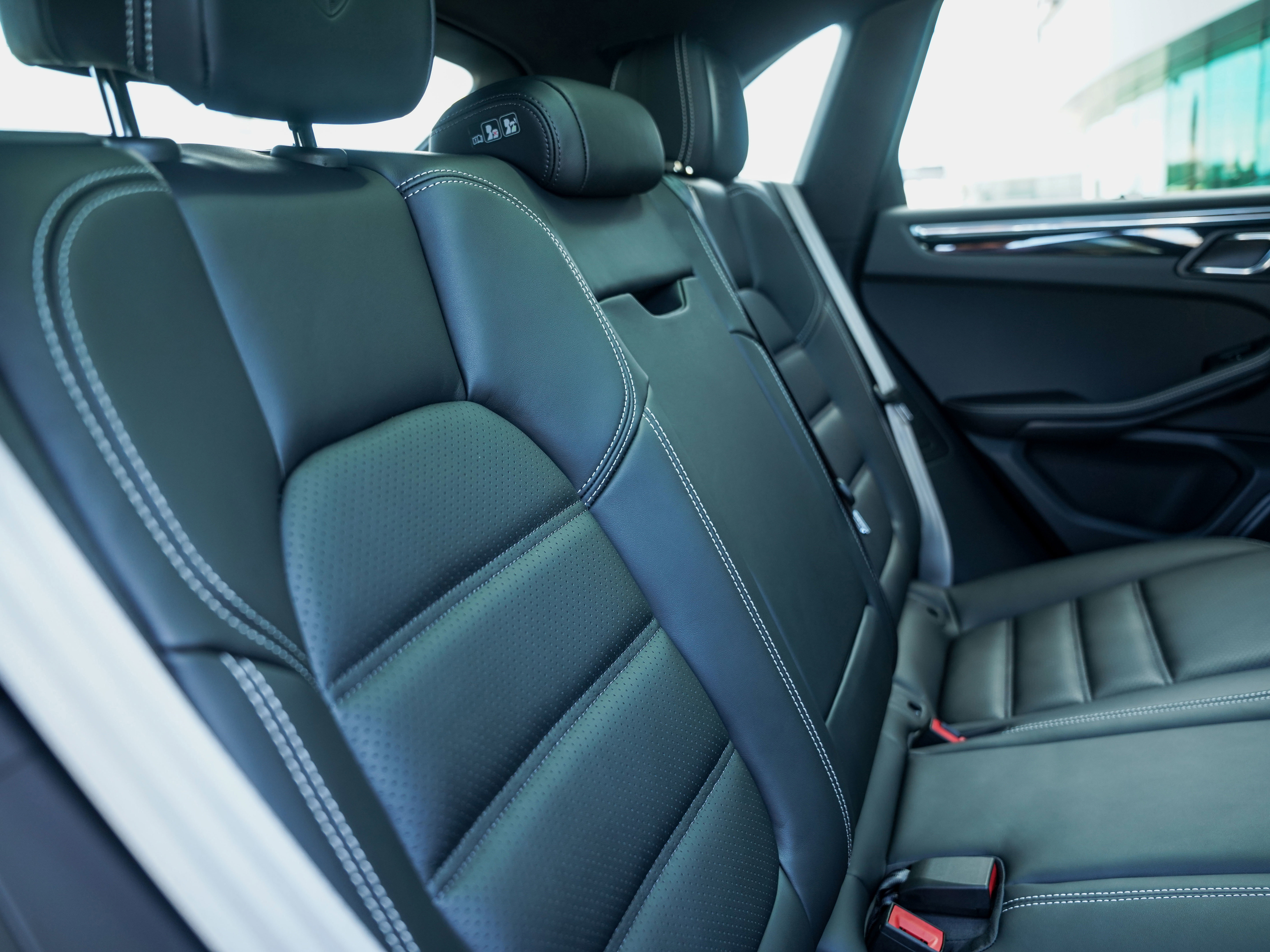 New 2026 Porsche Macan Turbo image 31