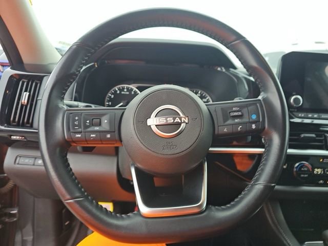 Used 2024 Nissan Pathfinder SV image 11