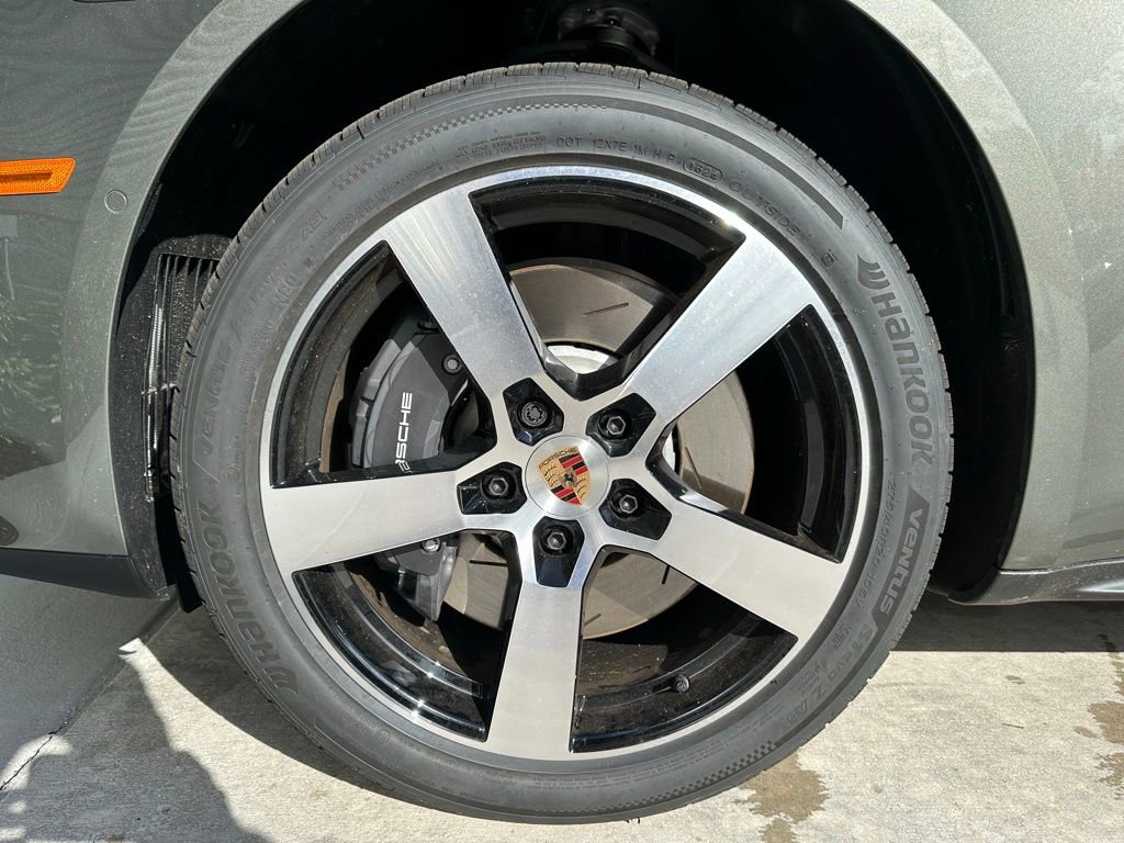 Used 2025 Porsche Panamera 4 image 38