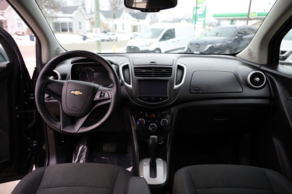 Used 2016 Chevrolet Trax LS image 19