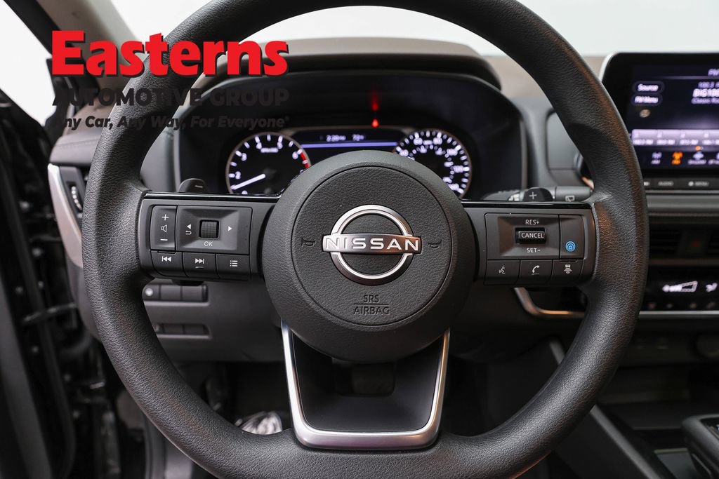 Used 2023 Nissan Rogue SV AWD/4WD image 10