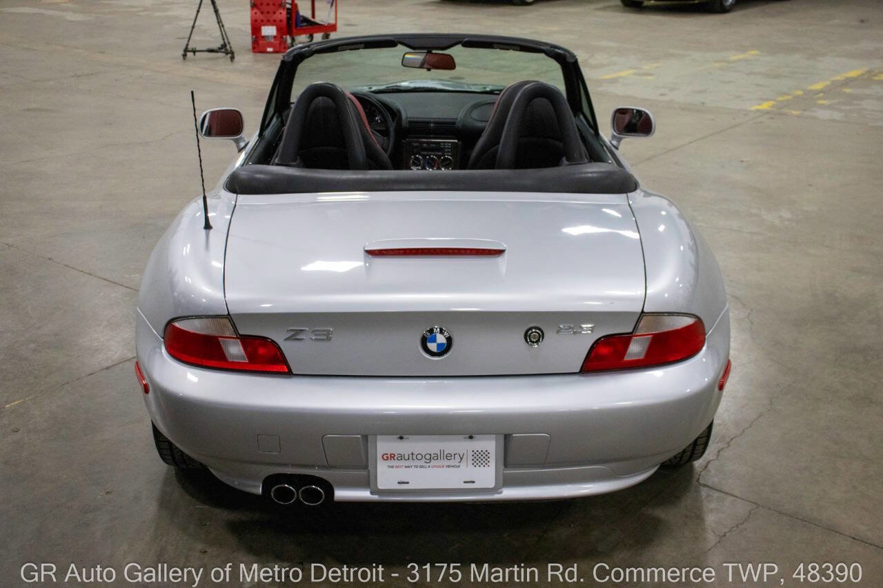 Used 2000 BMW Z3 2.5i image 6