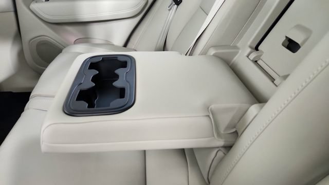 New 2027 Volvo XC60 B5 Ultra AWD/4WD image 30