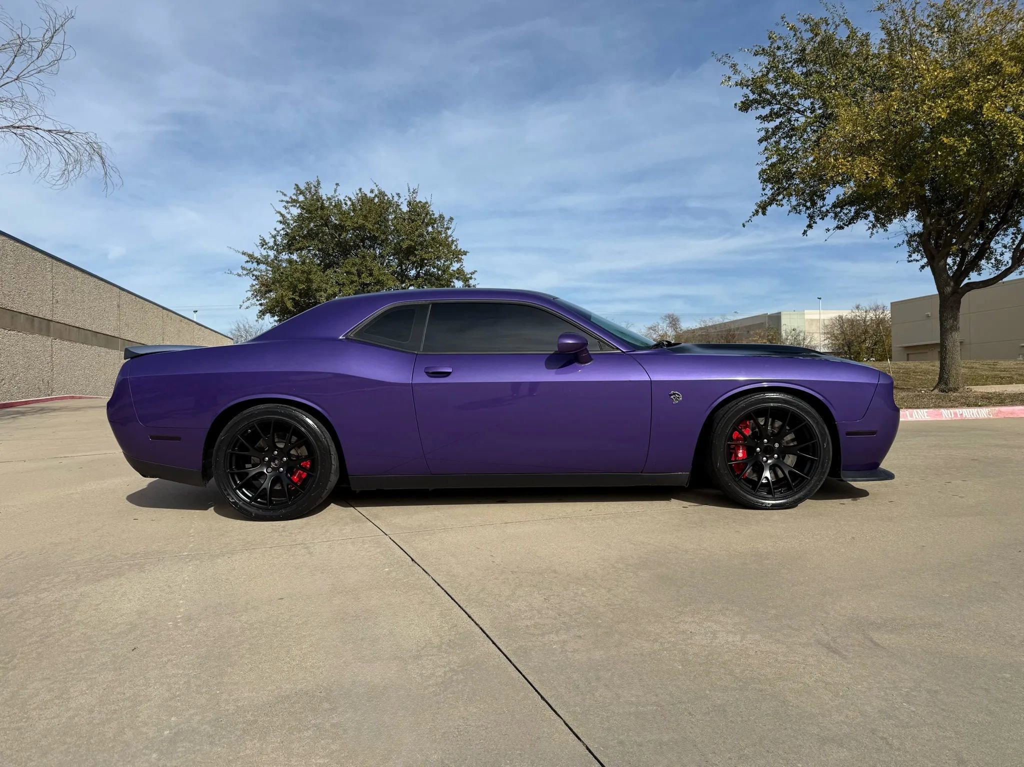 Used 2016 Dodge Challenger SRT Hellcat image 7