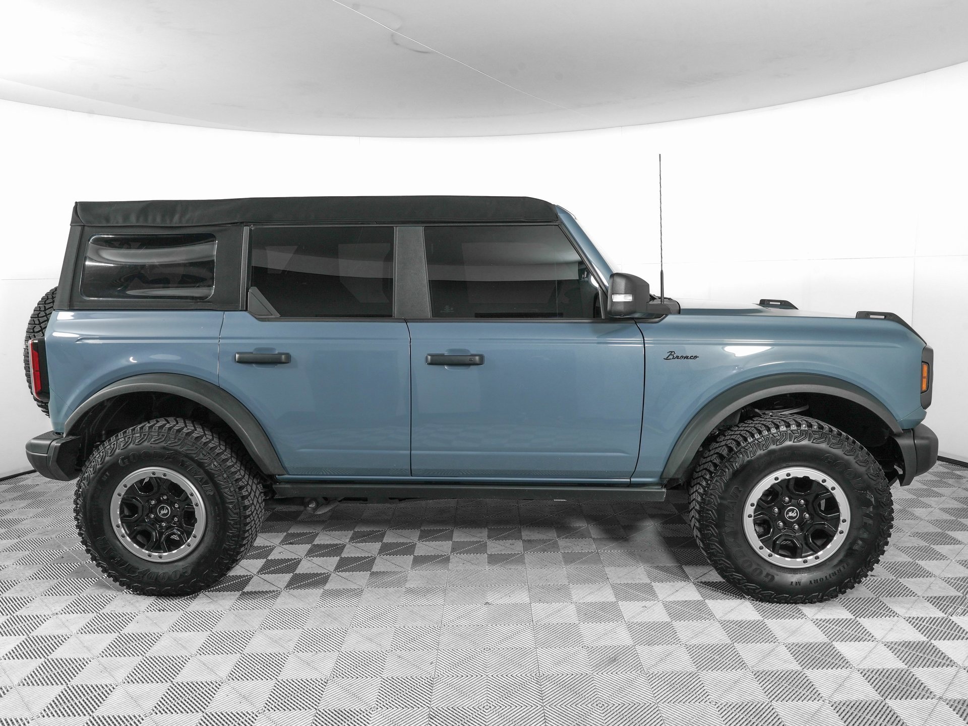 Used 2023 Ford Bronco Badlands w/ Sasquatch Package image 4