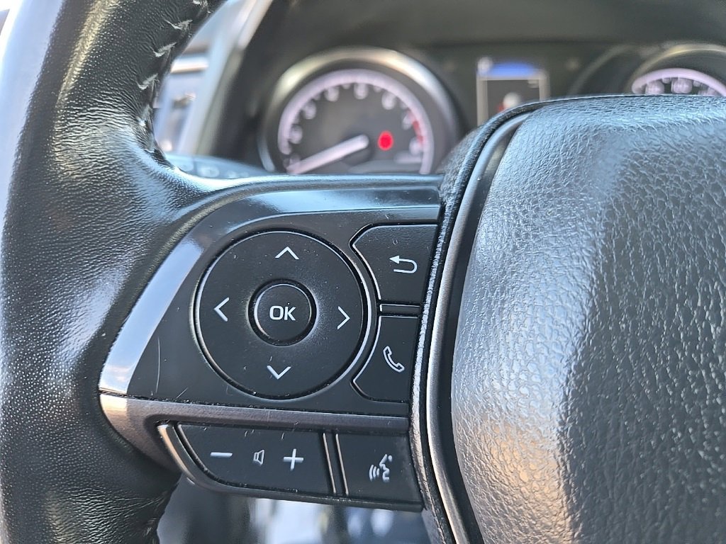 Used 2023 Toyota Camry SE image 14