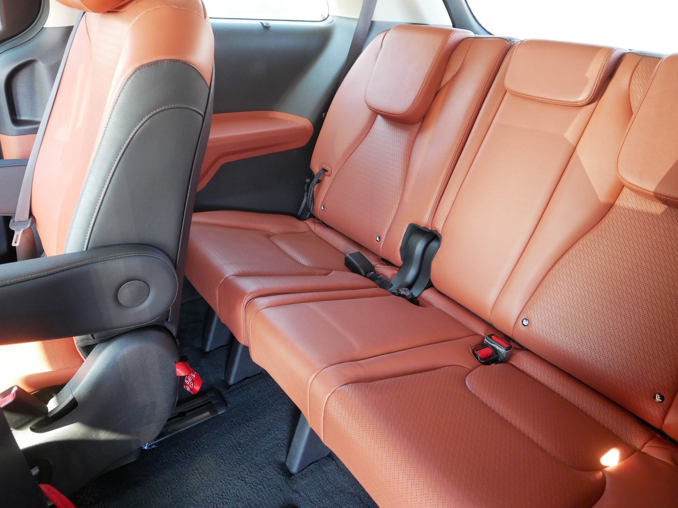 Used 2025 Kia Carnival SX Prestige image 33