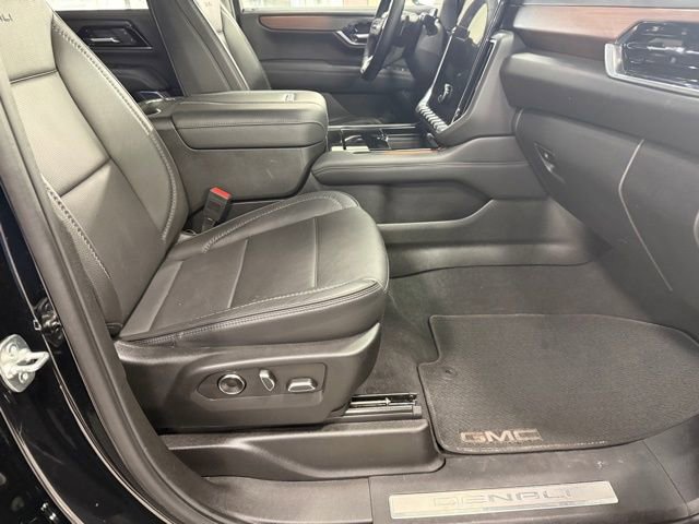Used 2025 GMC Yukon Denali image 25
