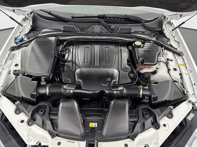 Used 2014 Jaguar XF R-S image 31