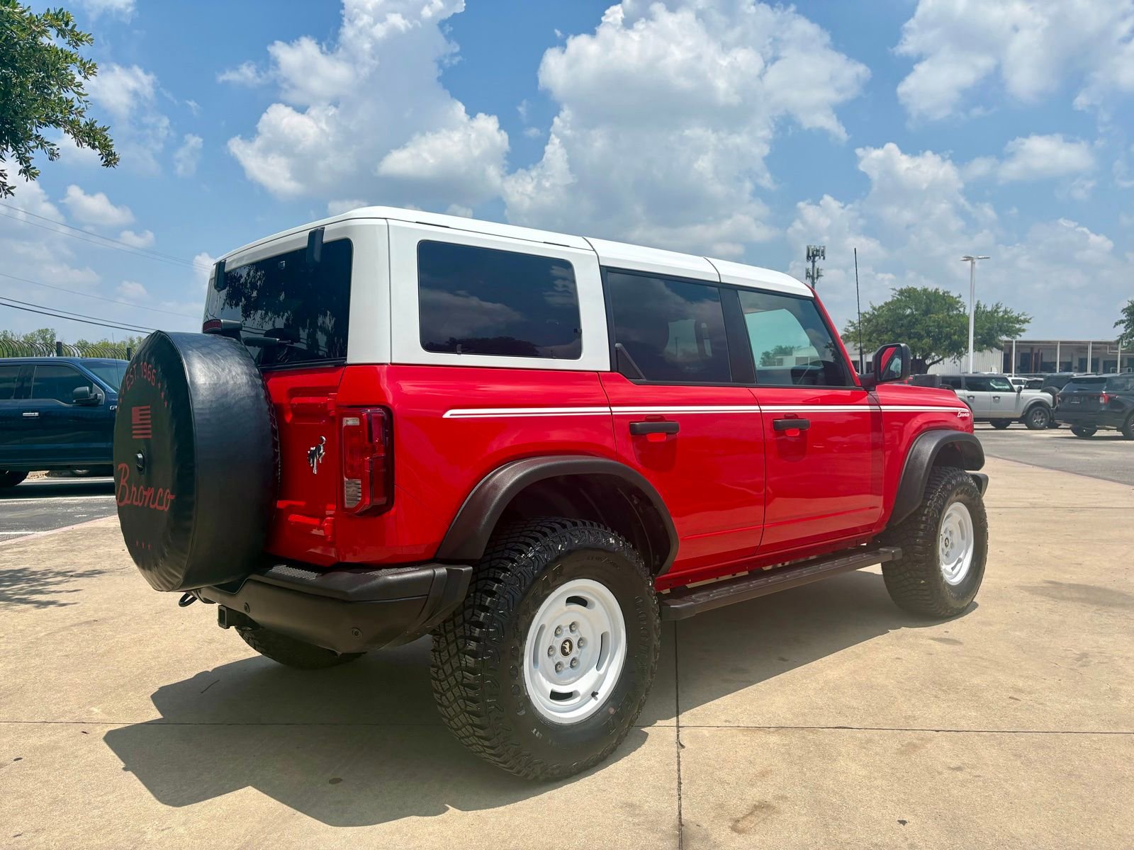 Used 2023 Ford Bronco Heritage Edition AWD/4WD image 5