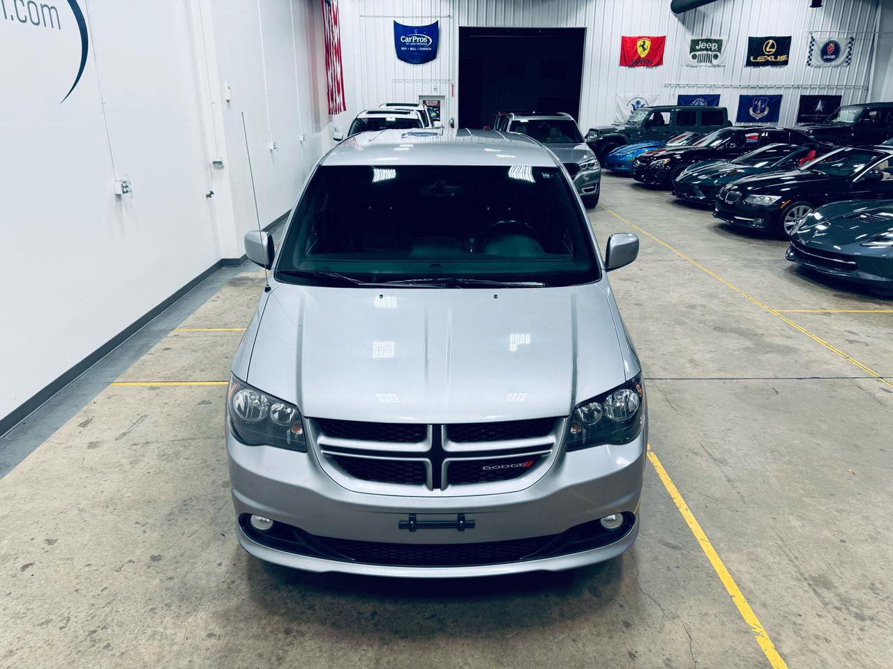 Used 2018 Dodge Grand Caravan GT image 2
