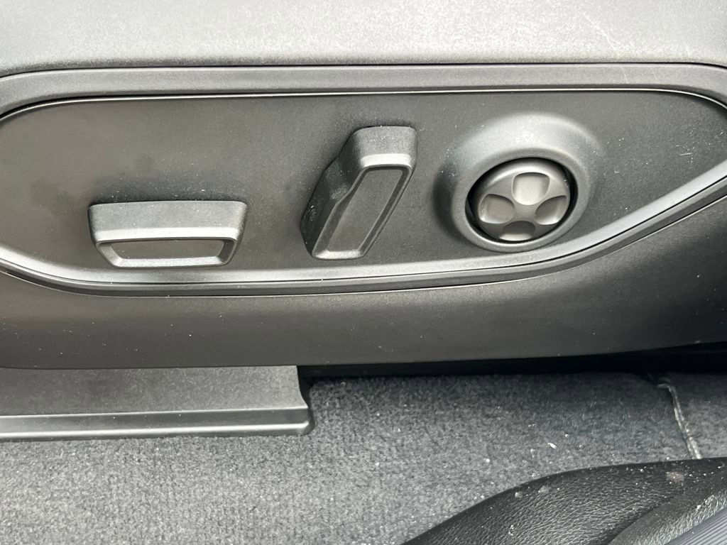 New 2025 Jeep Grand Cherokee Altitude image 21