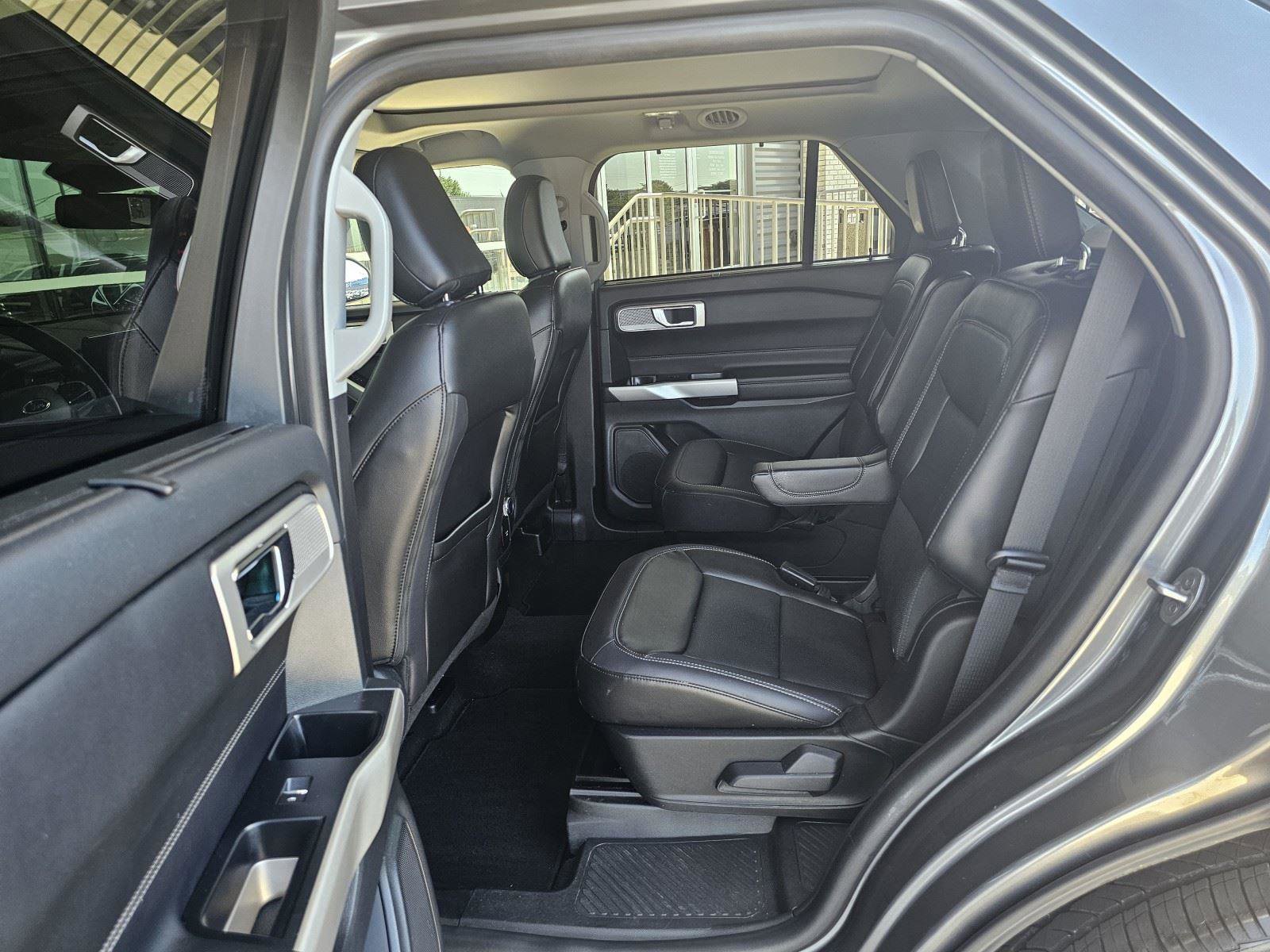 Used 2022 Ford Explorer Limited w/ Equipment Group 301A image 35