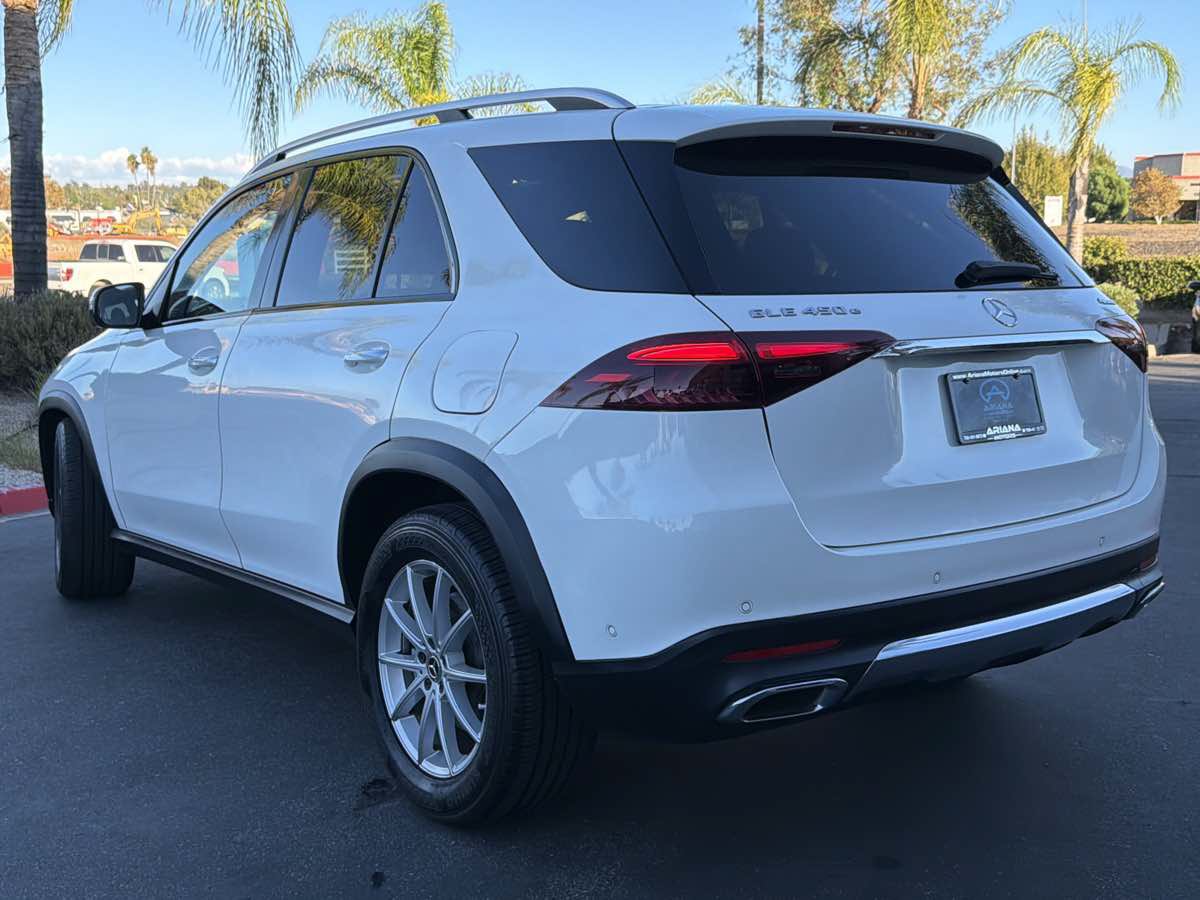 Used 2024 Mercedes-Benz GLE 450e 4MATIC image 5