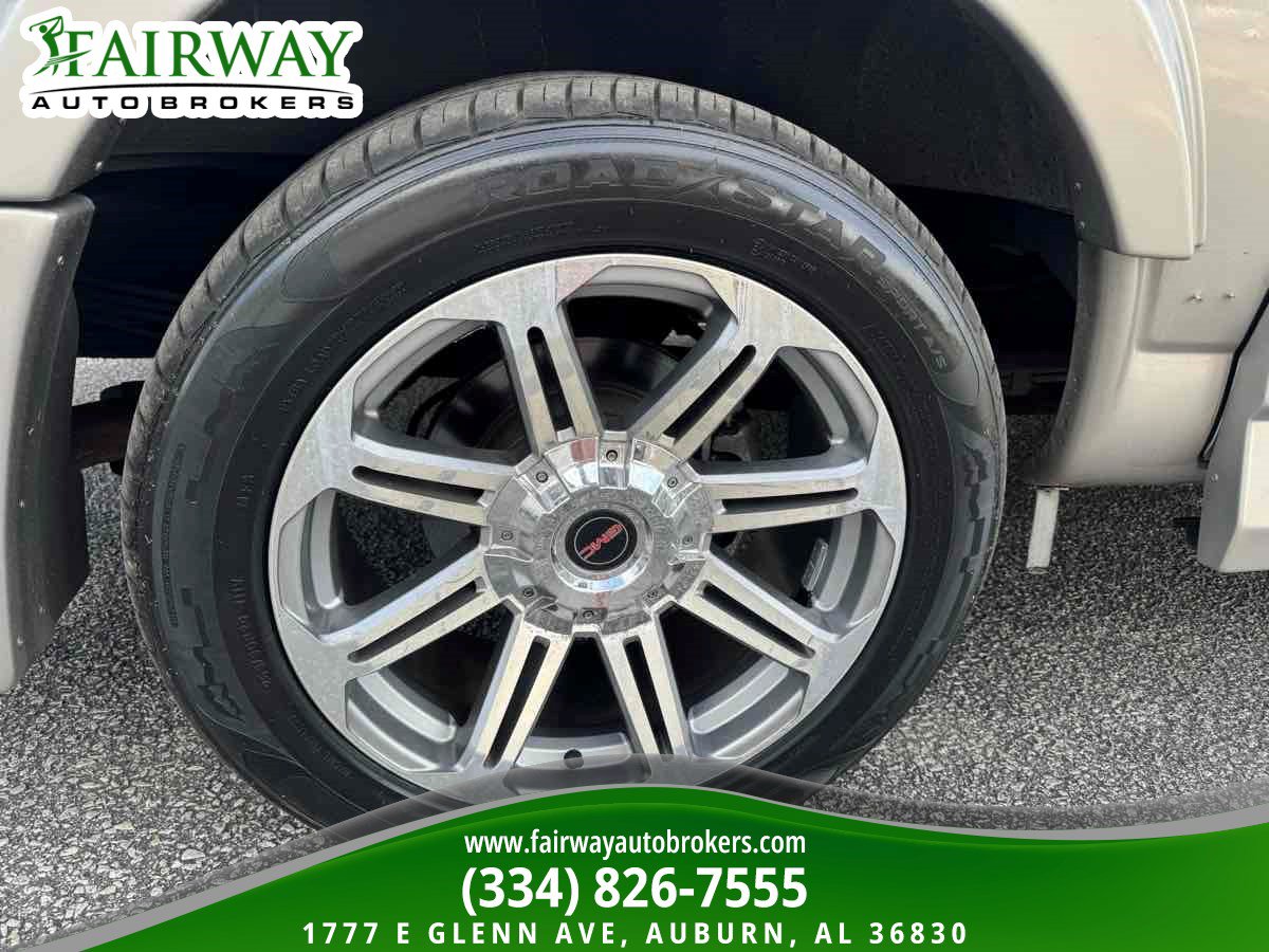 Used 2018 GMC Savana 2500 w/ Enhanced Convenience Package RWD image 31