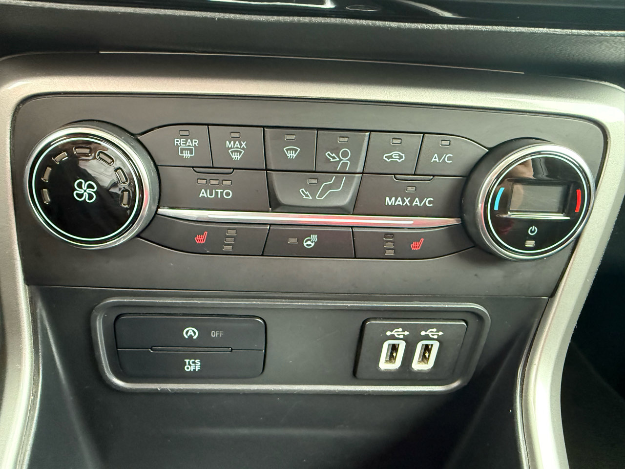 Used 2021 Ford EcoSport Titanium image 39