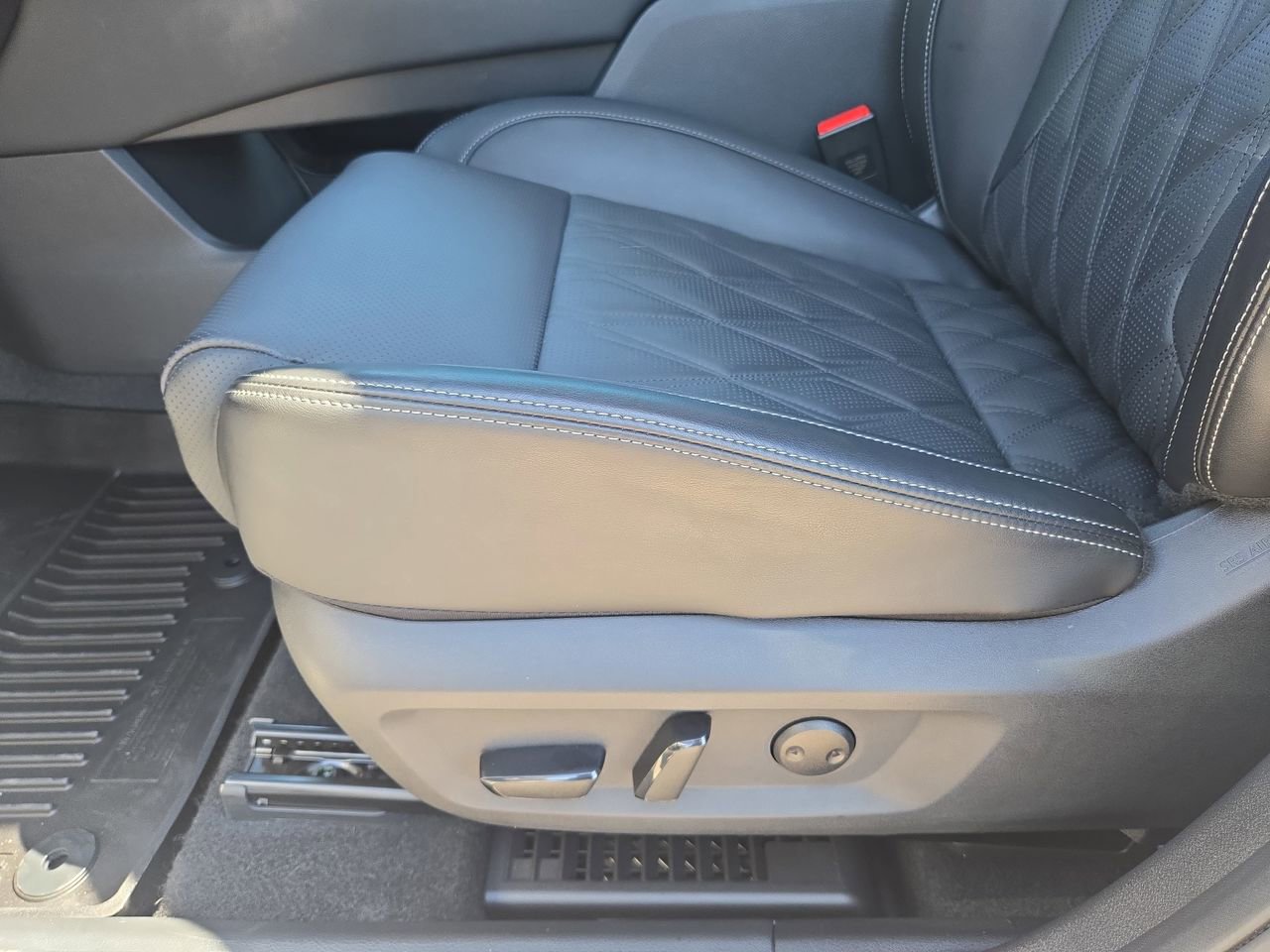 Certified 2025 Nissan Rogue Platinum w/ Platinum Premium Package image 29