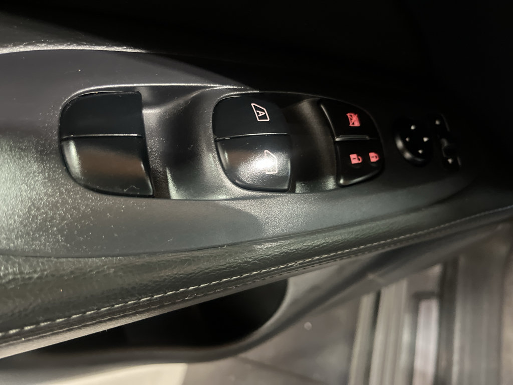 Used 2019 Nissan Pathfinder SL FWD image 30
