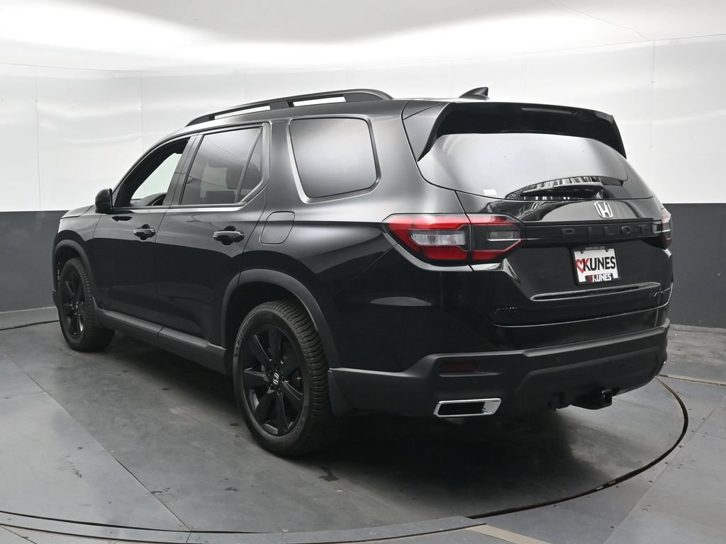 Used 2025 Honda Pilot Black Edition image 11