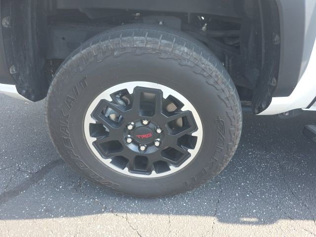 Used 2024 Toyota Tacoma TRD Off-Road AWD/4WD image 10