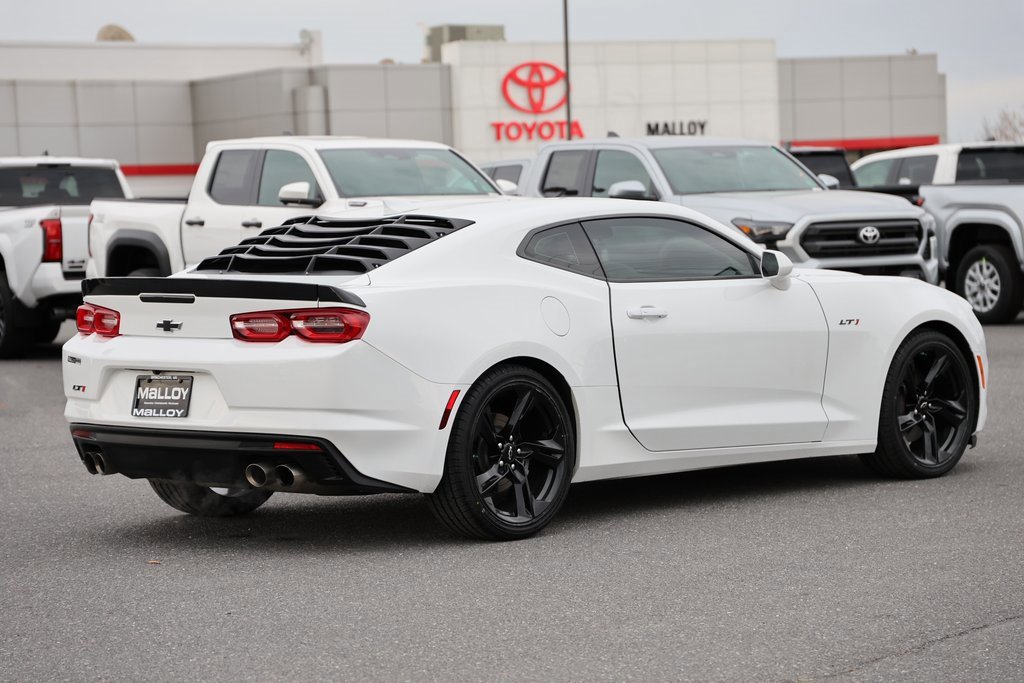 Used 2022 Chevrolet Camaro LT w/ Technology Package image 4