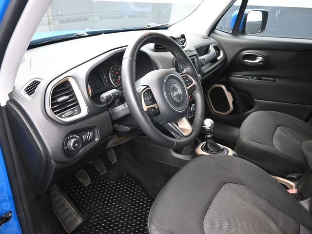 Used 2015 Jeep Renegade Latitude image 17