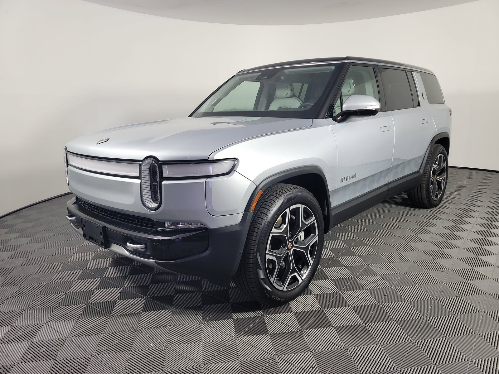 Used 2024 Rivian R1S Adventure