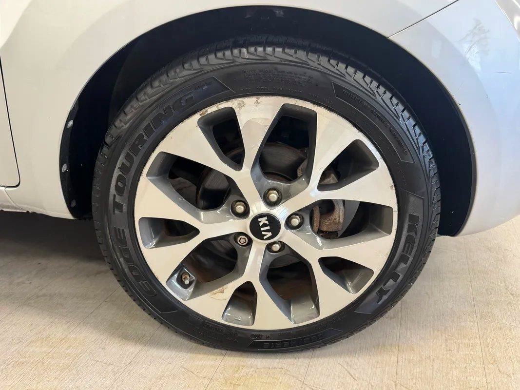Used 2012 Kia Soul ! FWD image 38