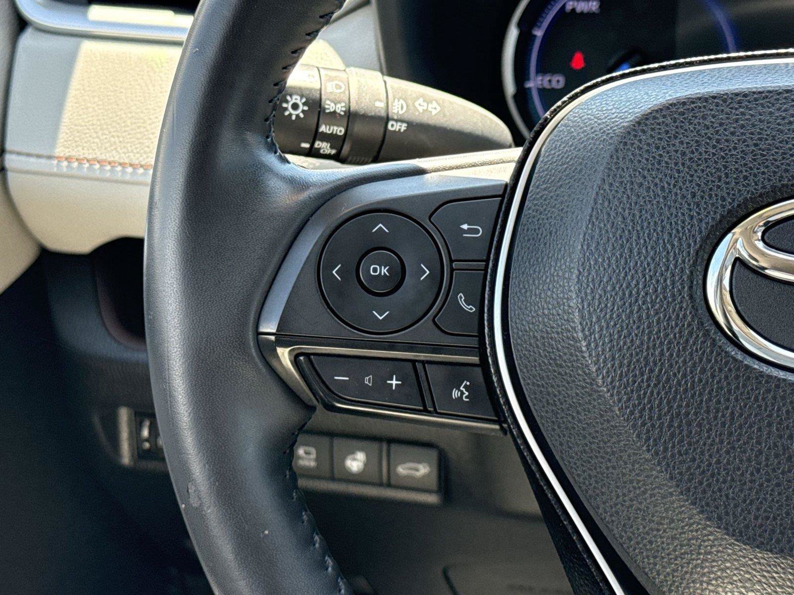 Used 2020 Toyota RAV4 Limited AWD/4WD image 25