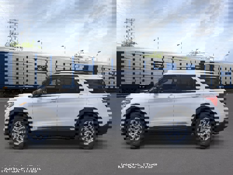 New 2026 Ford Explorer Active image 3