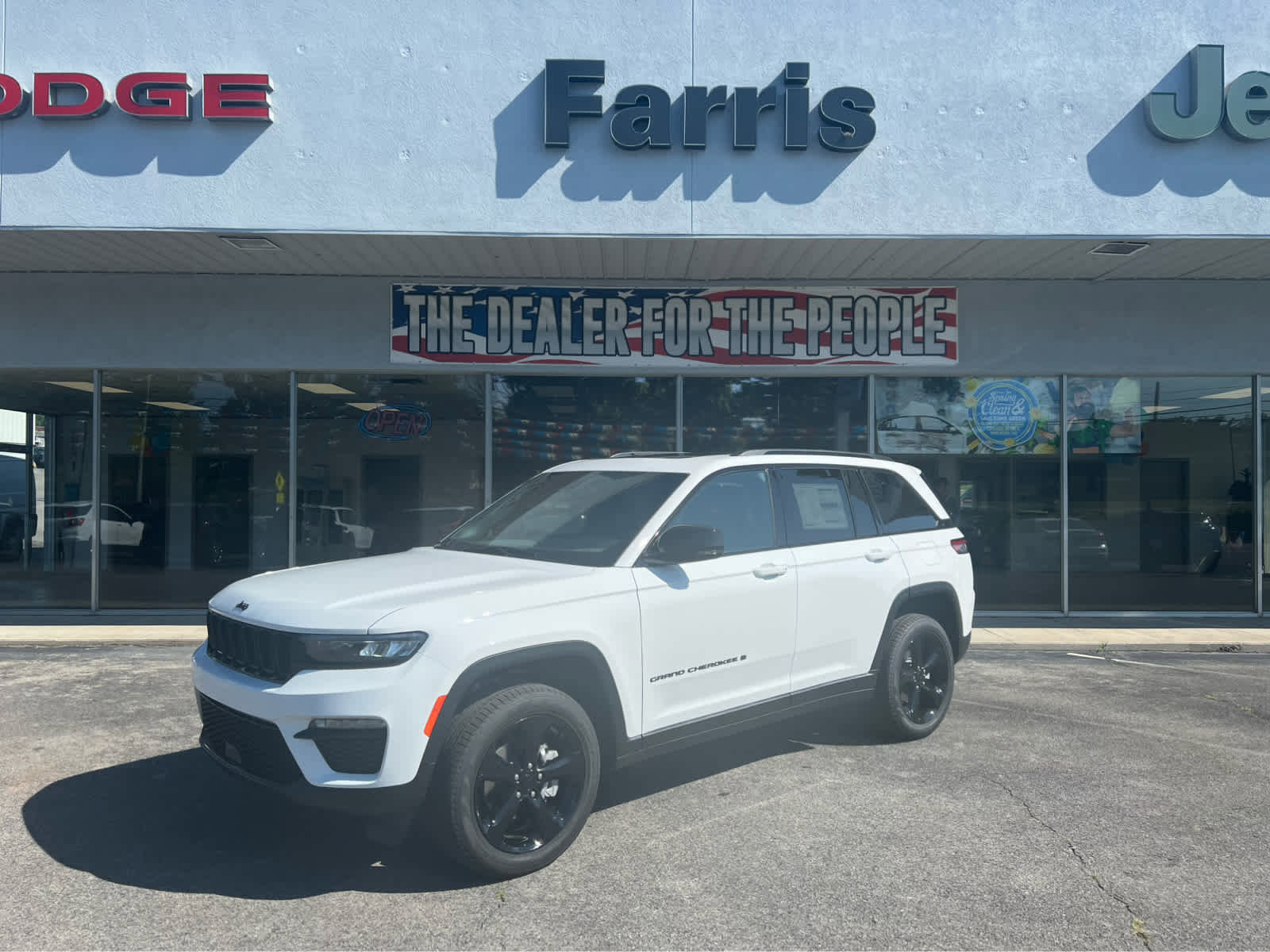 New 2025 Jeep Grand Cherokee Limited w/ Black Appearance Package