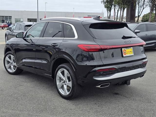 Used 2025 Audi Q5 Premium Plus w/ Premium Plus image 2