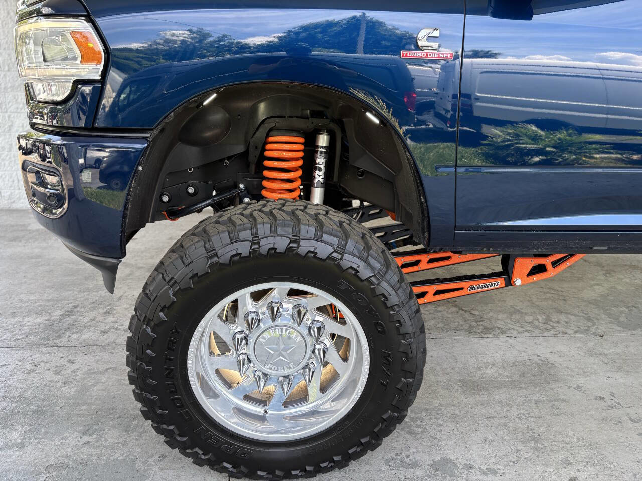 Used 2024 RAM 3500 Laramie w/ Sport Appearance Package image 6