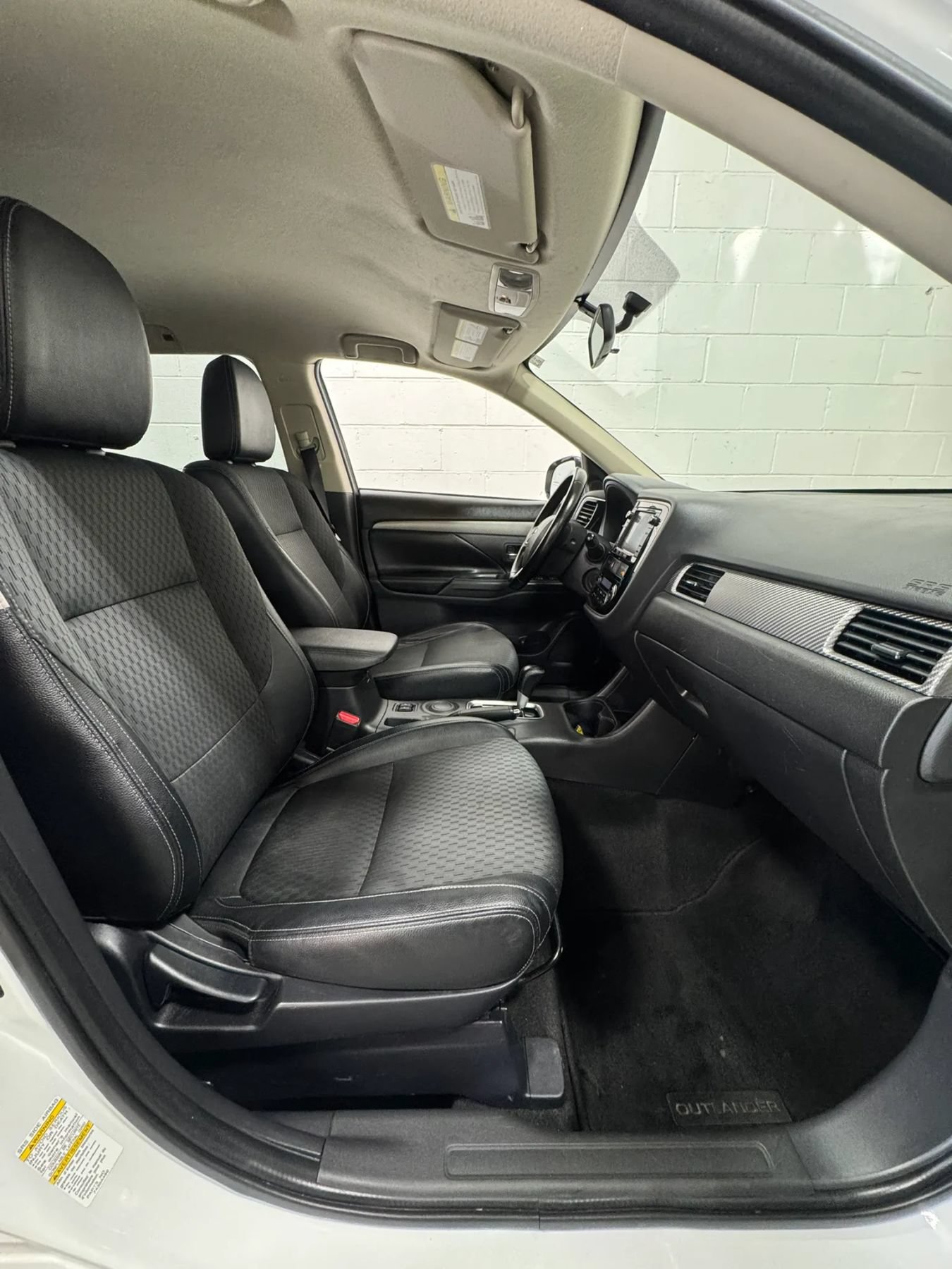 Used 2015 Mitsubishi Outlander SE FWD image 26