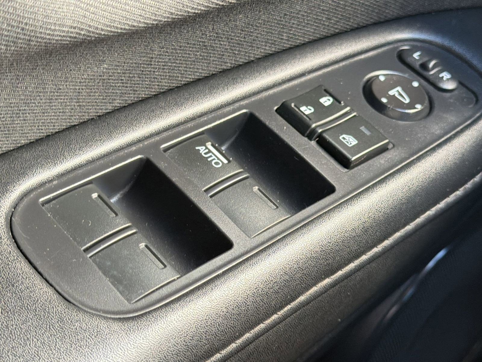 Used 2021 Honda HR-V LX image 27