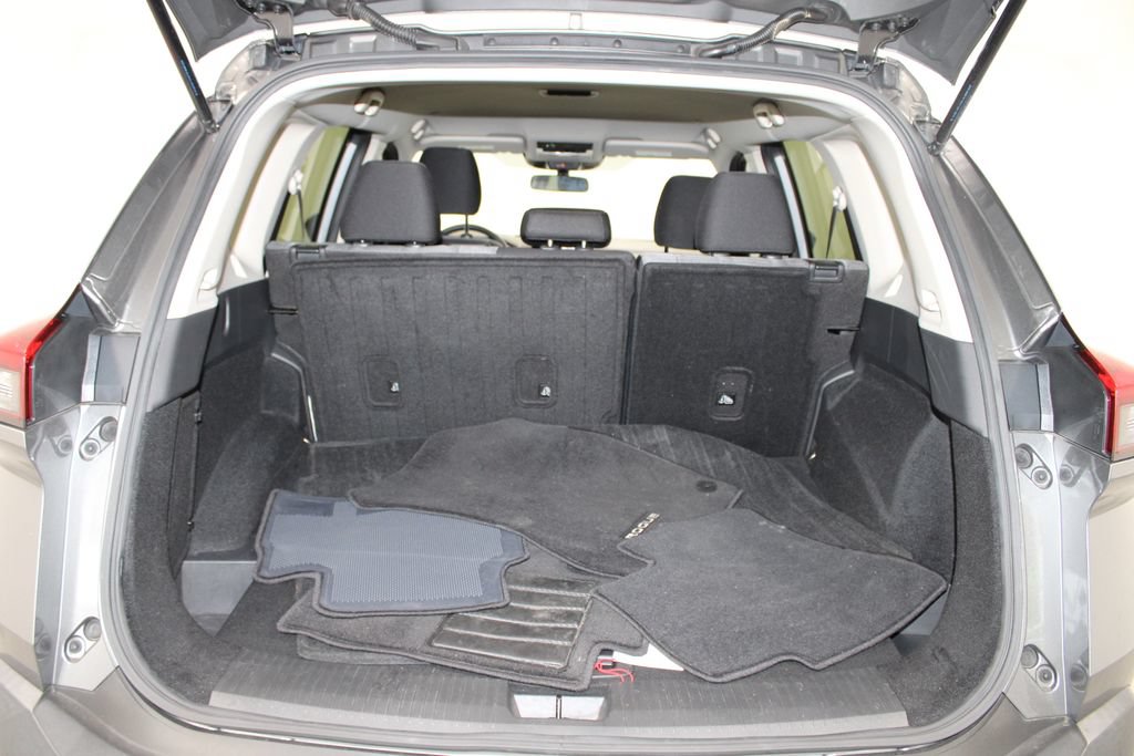 Used 2023 Nissan Rogue SV AWD/4WD image 13