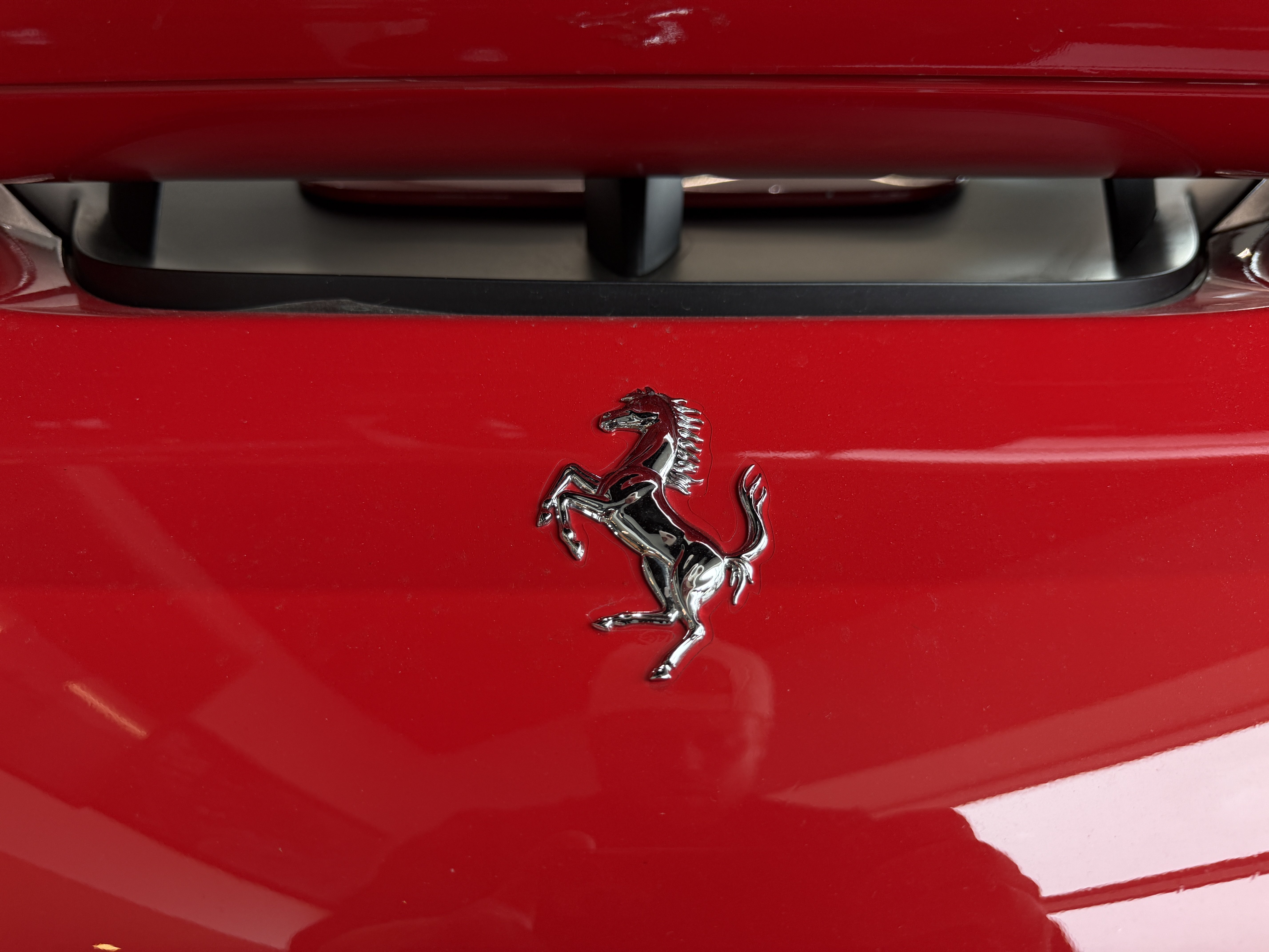 Used 2021 Ferrari F8 Tributo RWD image 41