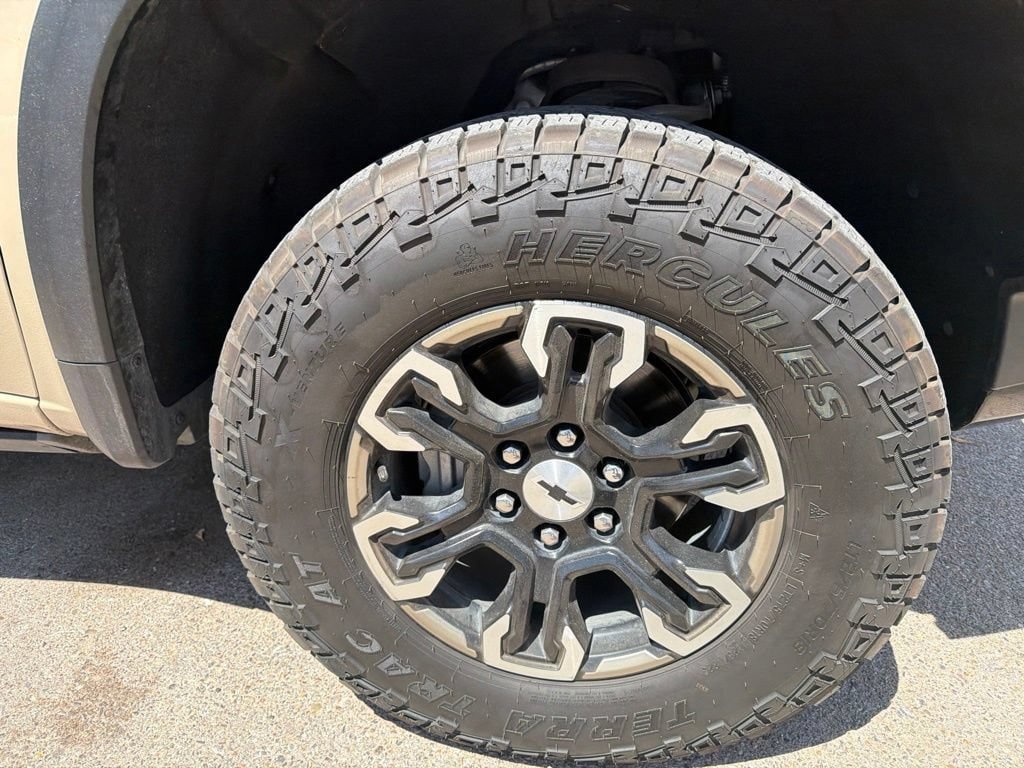 Used 2022 Chevrolet Silverado 1500 ZR2 AWD/4WD image 5