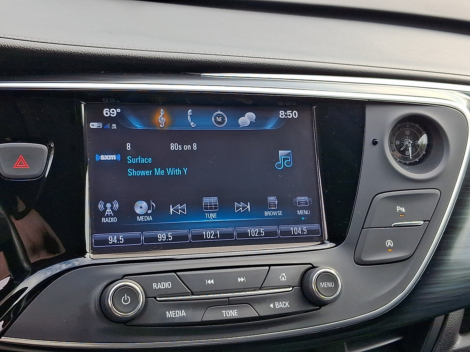 Used 2020 Buick Envision Essence FWD image 16