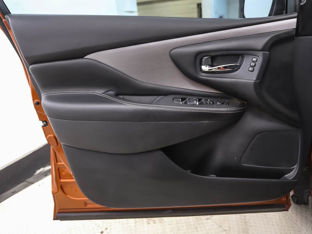 Used 2020 Nissan Murano SL w/ Moonroof Package image 9